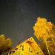 Hier gibt es wenig "light pollution" in der Nacht - von den Lodges aus könnt Ihr an klaren Nächten daher die Milchstraße sehen!