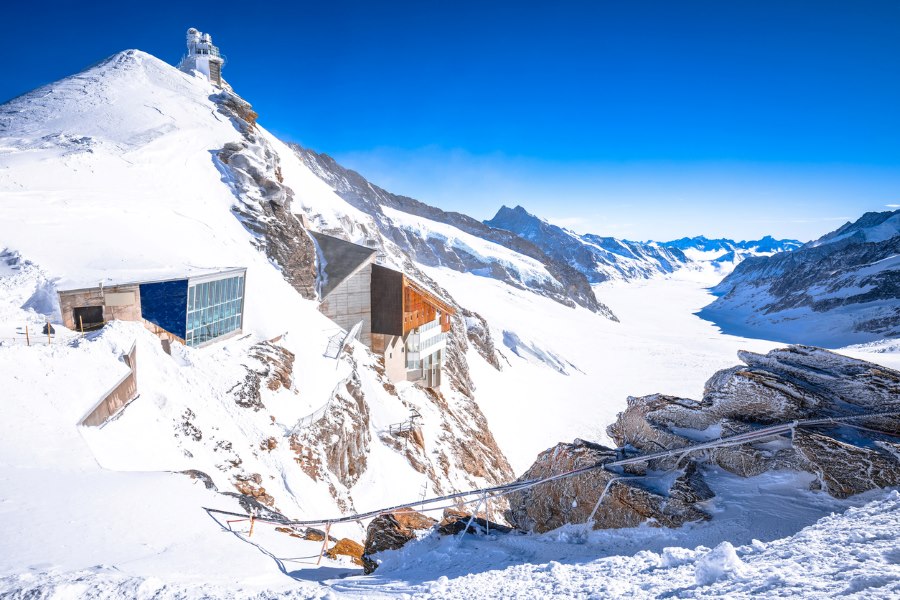 Guenstiger-Familienurlaub-in-der-Schweiz-Bahnhof-Jungfraujoch