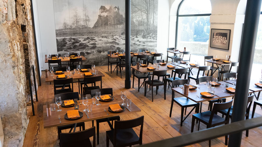 Guenstiger-Familienurlaub-in-der-Schweiz-Jugendherberge-Burgdorf-Restaurant-Laura_Gargiulo