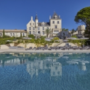 Märchenschloss mit Pool – willkommen im Château Les Carrasses!