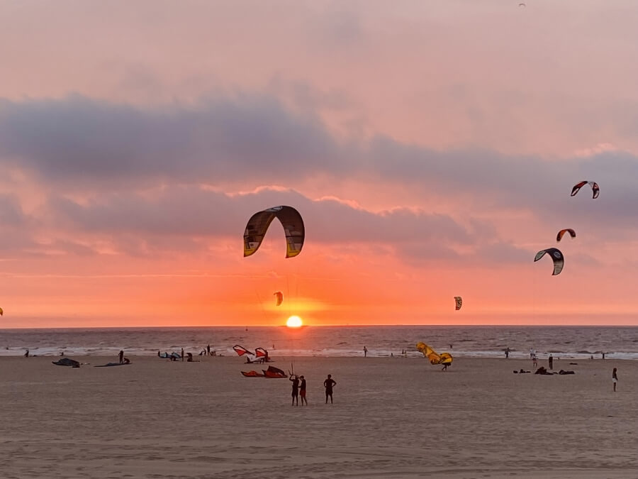 Niederlande-mit-Kindern-Strand-Kijkduin-Kiter-Susanne-Hoffmeister