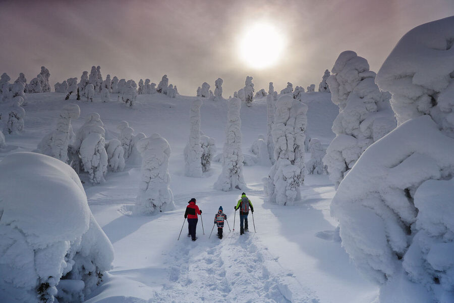 Finnland-mit-Kindern-Lappland-Winter-Schnee-Ski