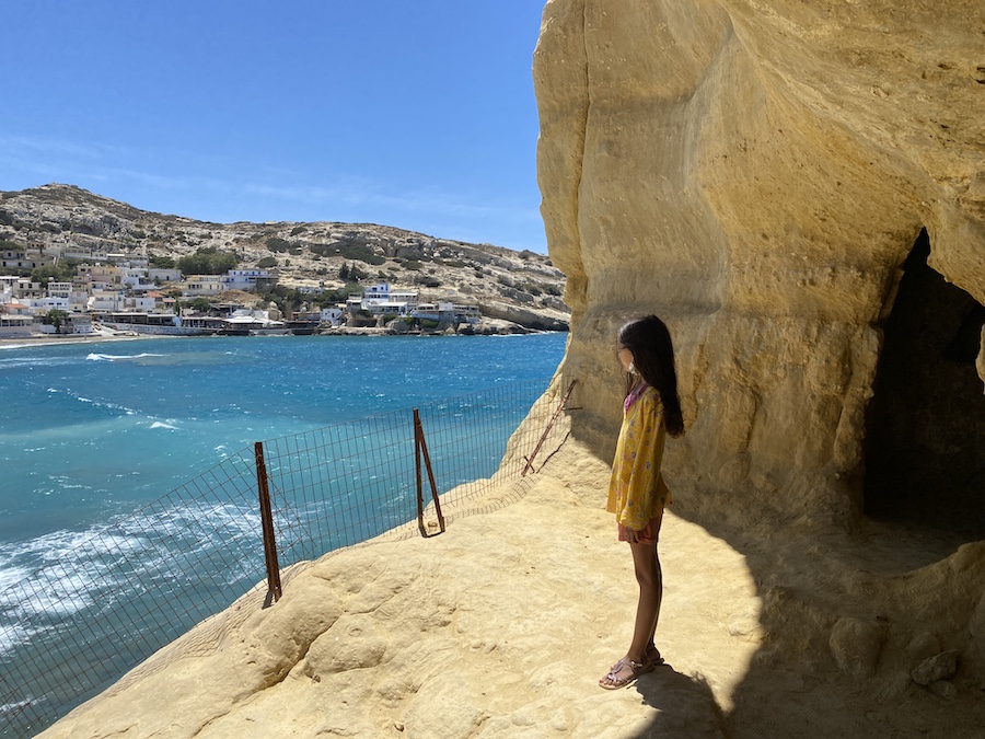 Matala-Strand: Zu den Höhlen hochgeklettert sind wir auch (der Eintritt kostet für Erwachsene nur 4 Euro, Kinder kosten nichts)